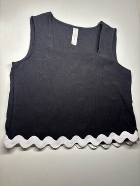 Black Sleeveless Tank Top with White Scalloped Hem